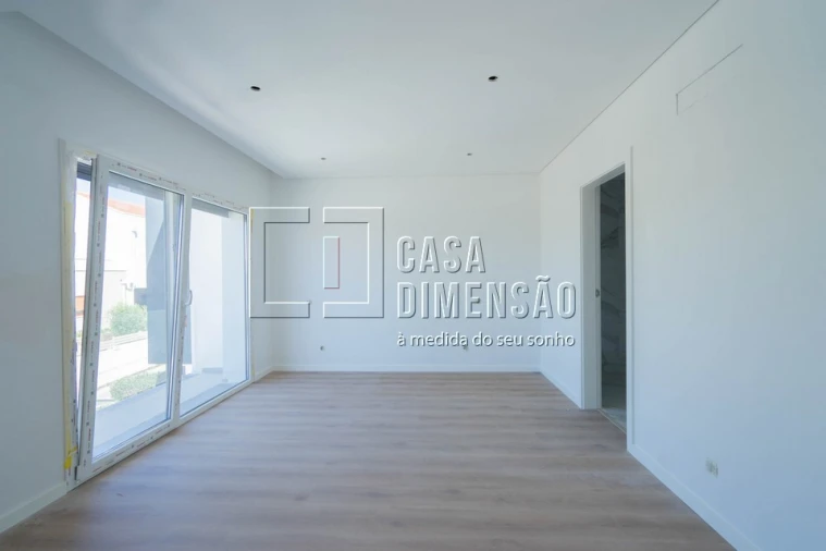 Moradia T3 para Venda em Laranjeiro e Feijó Foto 19
