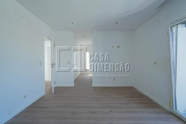 Moradia T3 para Venda em Laranjeiro e Feijó Foto 22