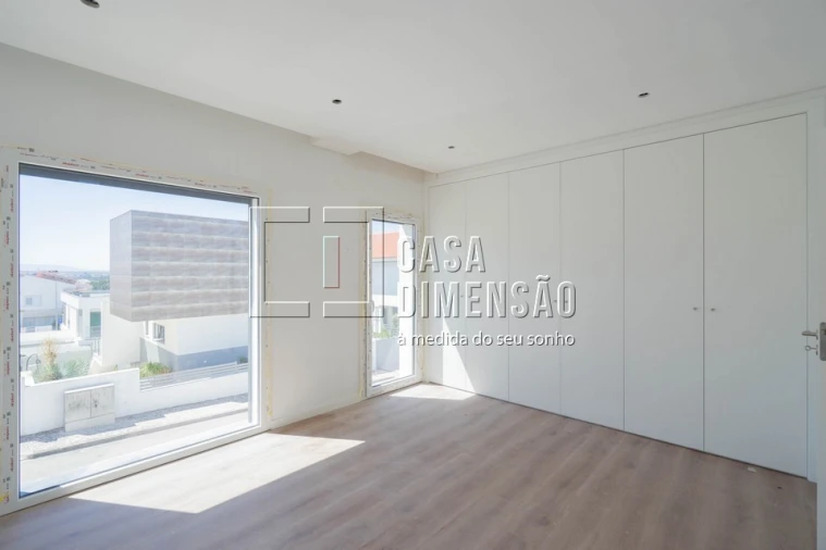 Moradia T3 para Venda em Laranjeiro e Feijó Foto 30