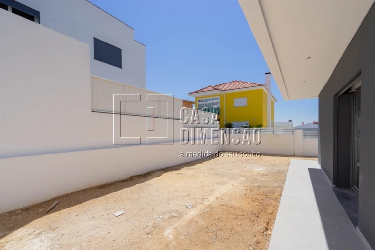 Moradia T3 para Venda em Laranjeiro e Feijó Foto 56