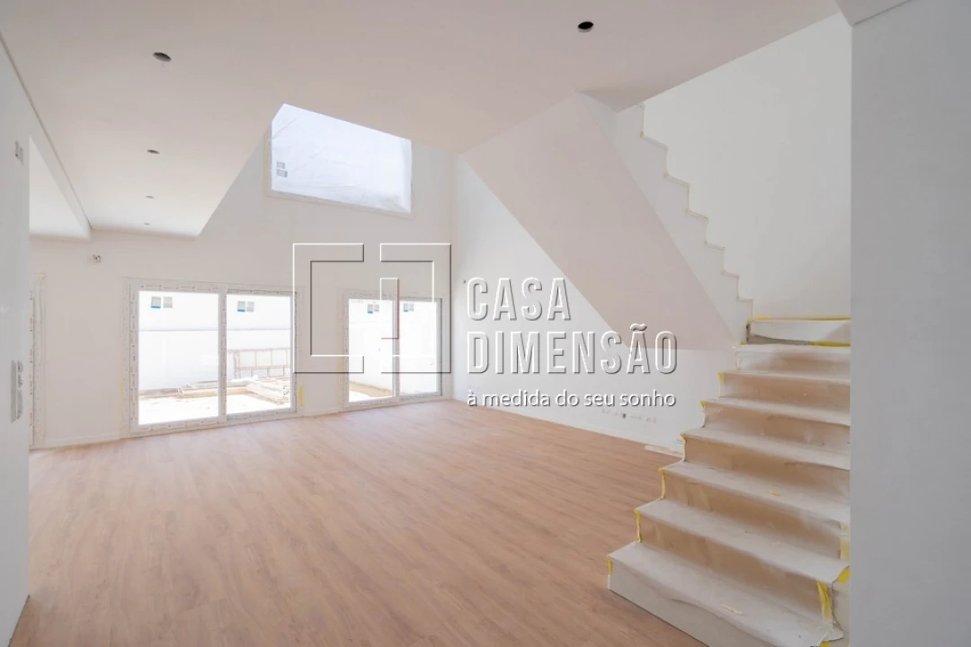 Moradia T4 para Venda em Laranjeiro e Feijó Foto 3