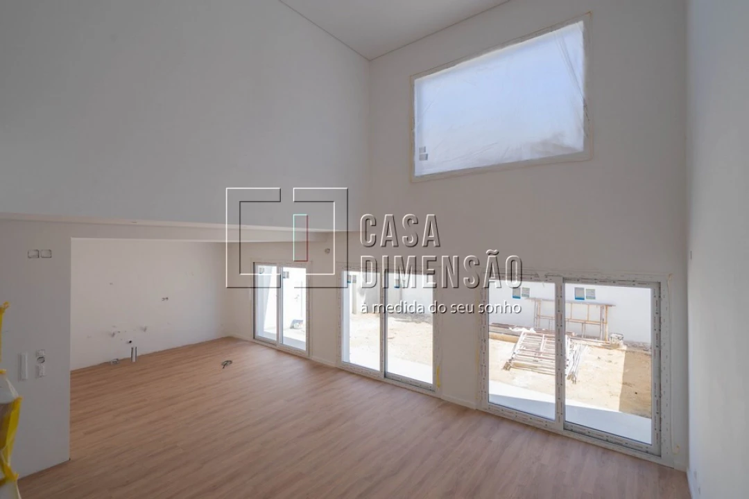 Moradia T4 para Venda em Laranjeiro e Feijó Foto 22