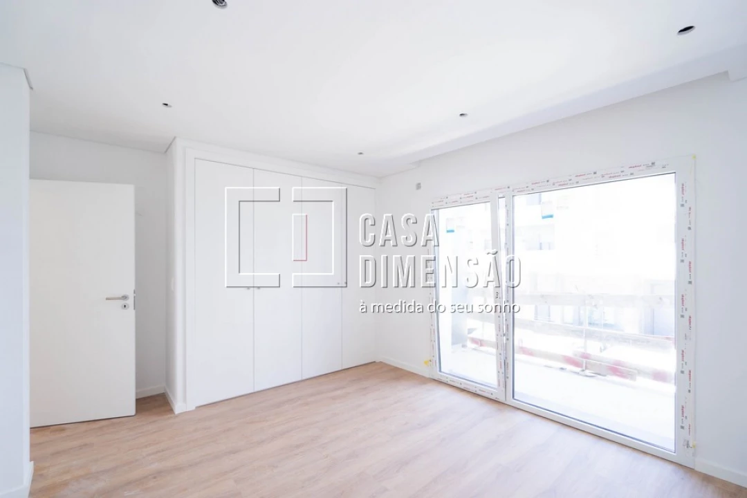 Moradia T4 para Venda em Laranjeiro e Feijó Foto 33