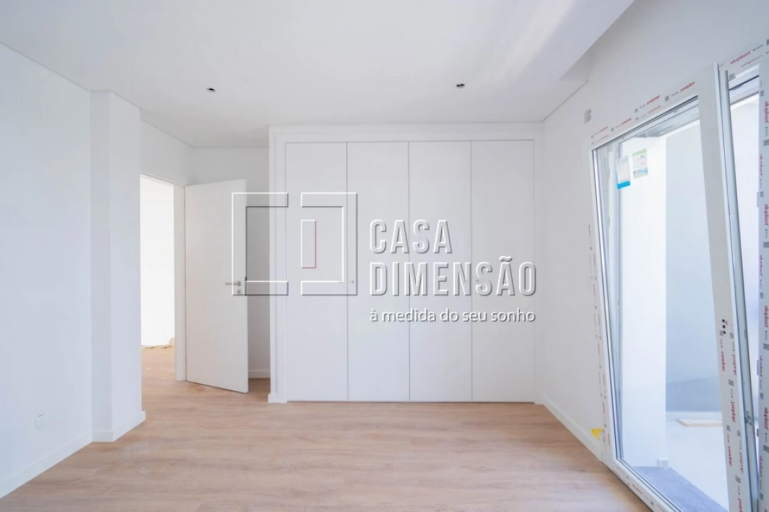 Moradia T4 para Venda em Laranjeiro e Feijó Foto 34