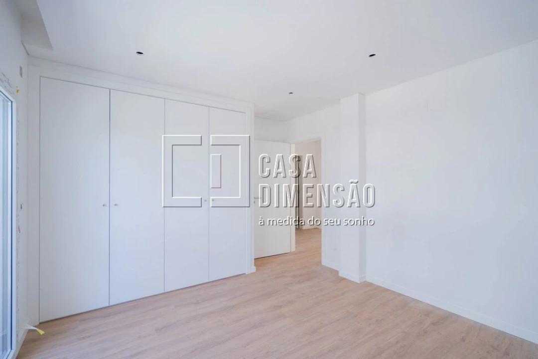 Moradia T4 para Venda em Laranjeiro e Feijó Foto 38