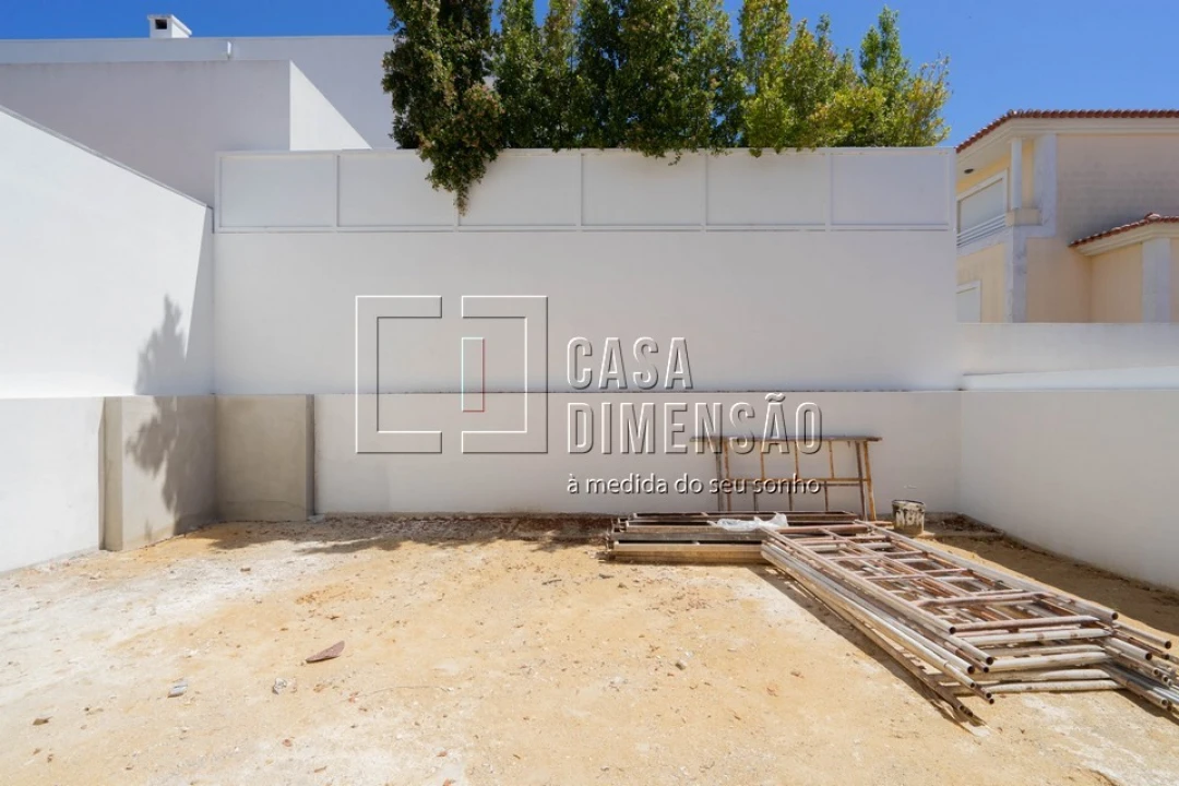 Moradia T4 para Venda em Laranjeiro e Feijó Foto 43