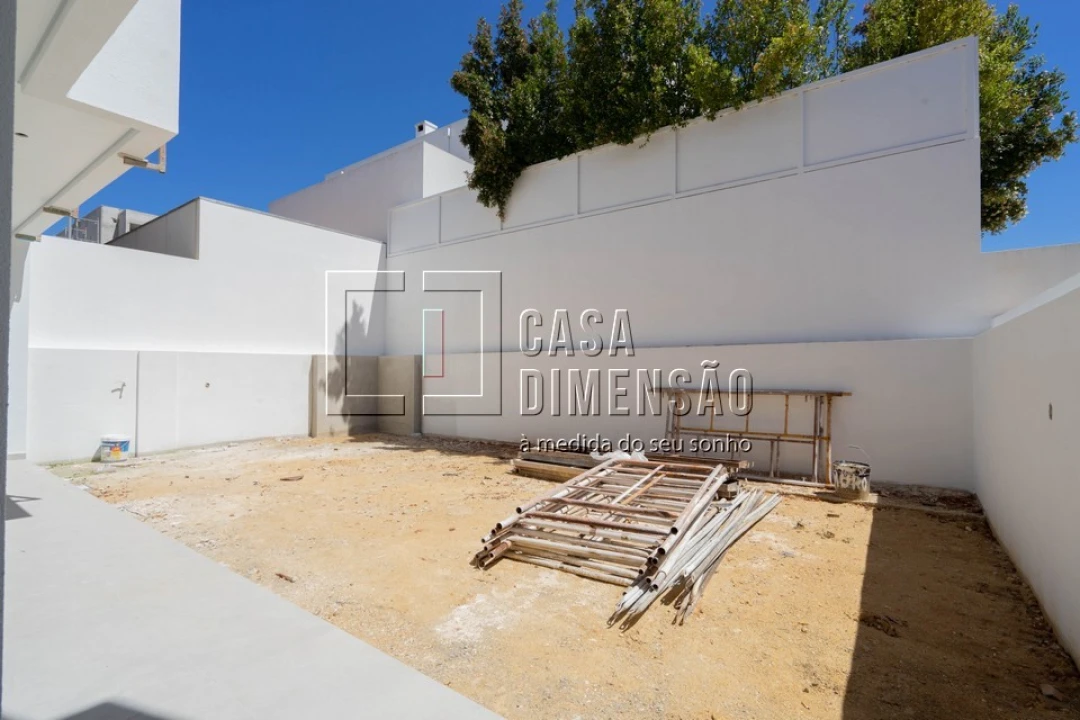 Moradia T4 para Venda em Laranjeiro e Feijó Foto 44