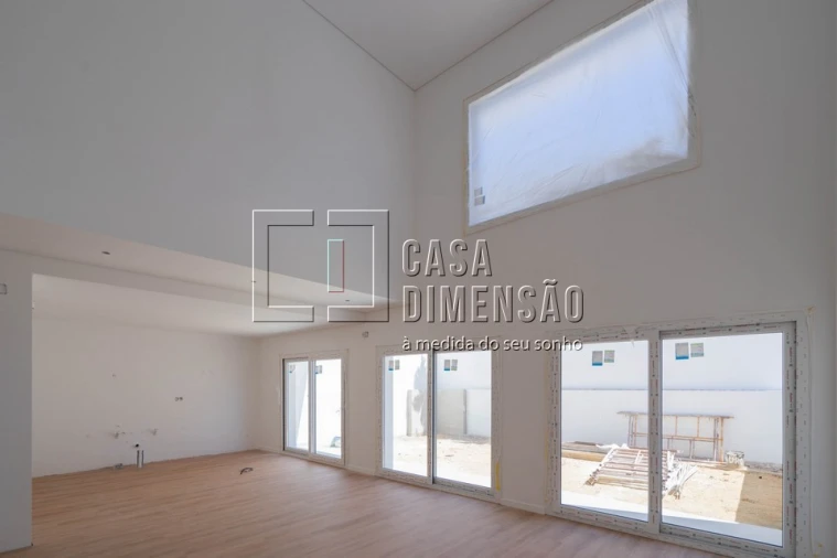 Moradia T4 para Venda em Laranjeiro e Feijó Foto 7