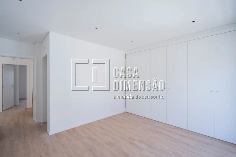 Moradia T4 para Venda em Laranjeiro e Feijó Foto 28