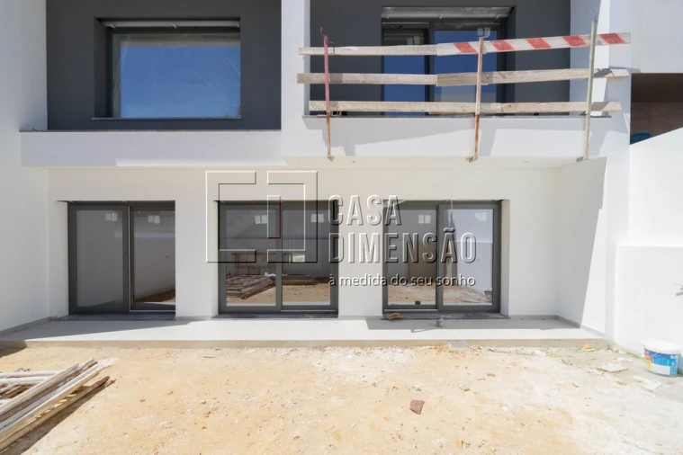 Moradia T4 para Venda em Laranjeiro e Feijó Foto 46