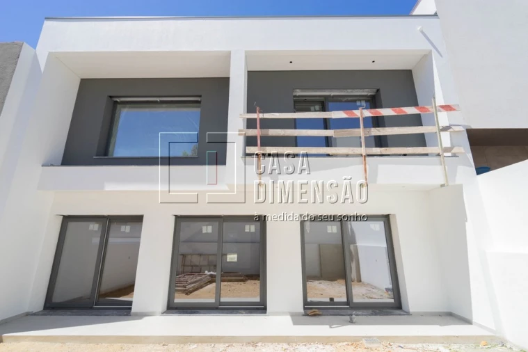 Moradia T4 para Venda em Laranjeiro e Feijó Foto 47