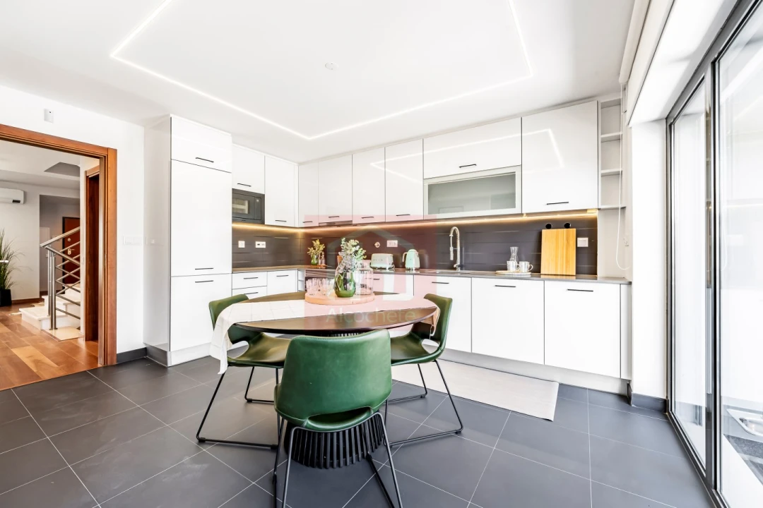 Moradia T4 para Venda em Alcochete Foto 2