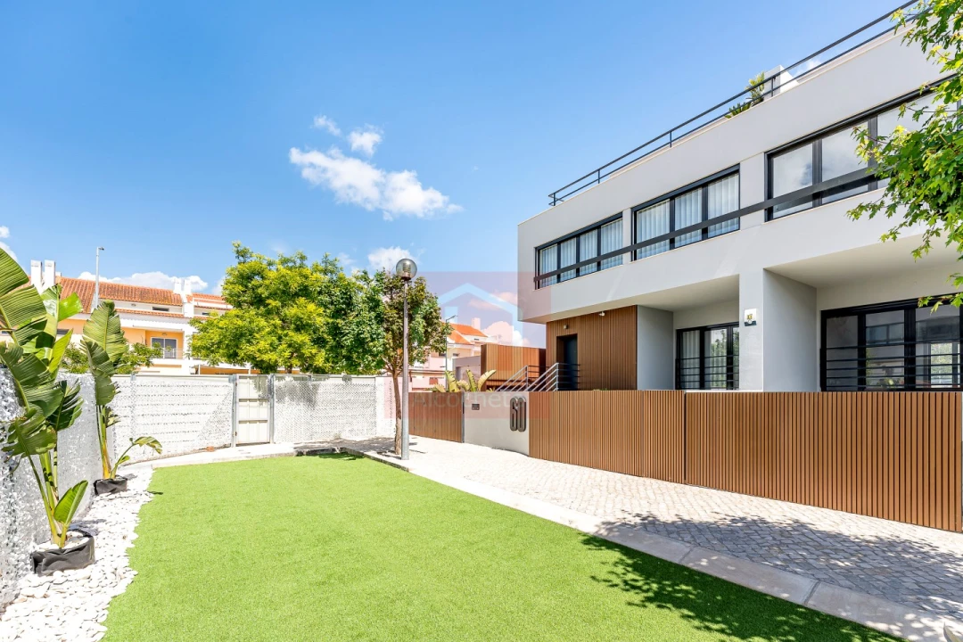 Moradia T4 para Venda em Alcochete Foto 44