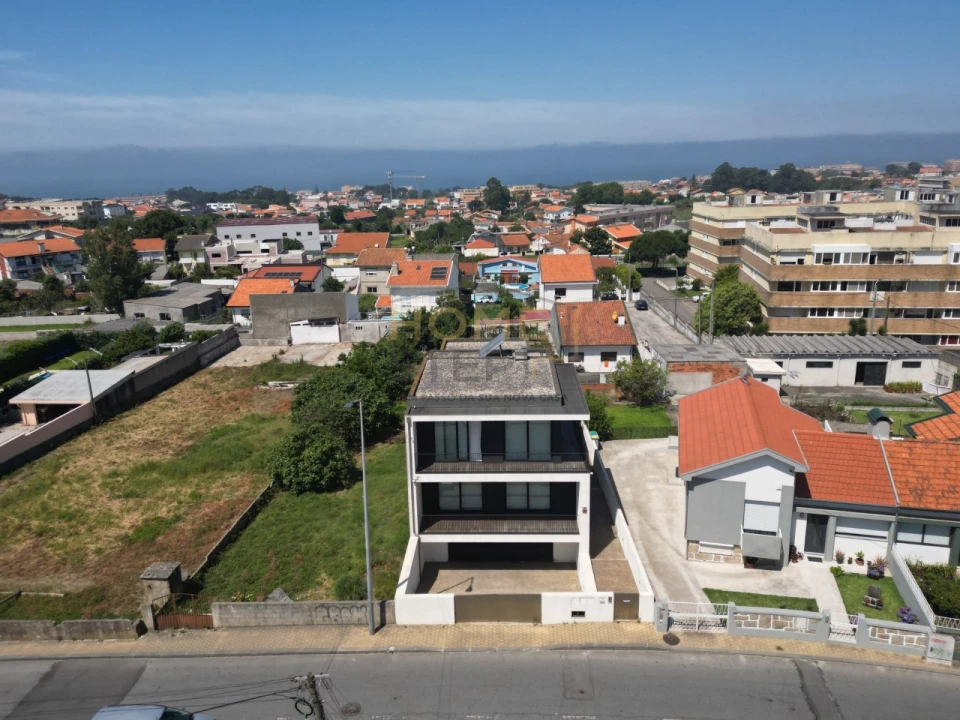 Moradia T5 para Venda em Canidelo Foto 50