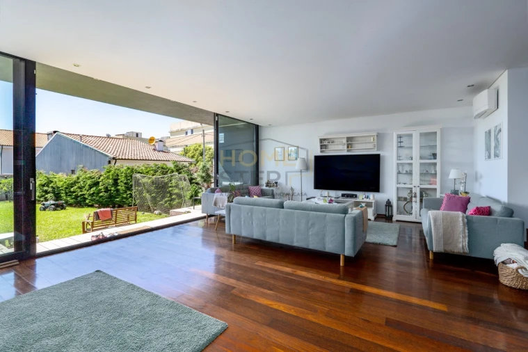 Moradia T5 para Venda em Canidelo Foto 3