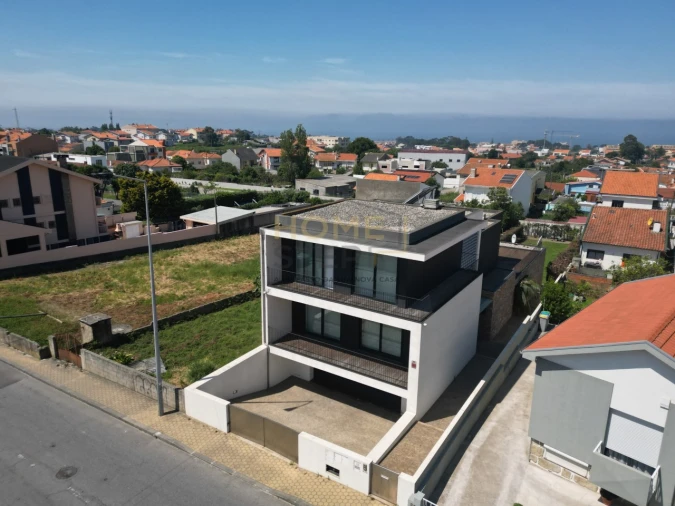 Moradia T5 para Venda em Canidelo