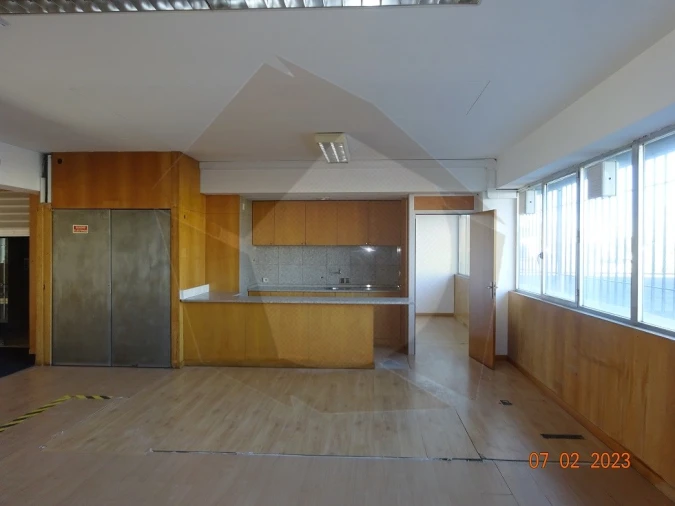 Escritório para Venda em Lordelo do Ouro e Massarelos Foto 4