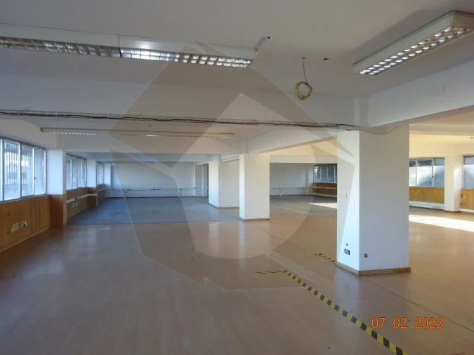 Escritório para Venda em Lordelo do Ouro e Massarelos Foto 3