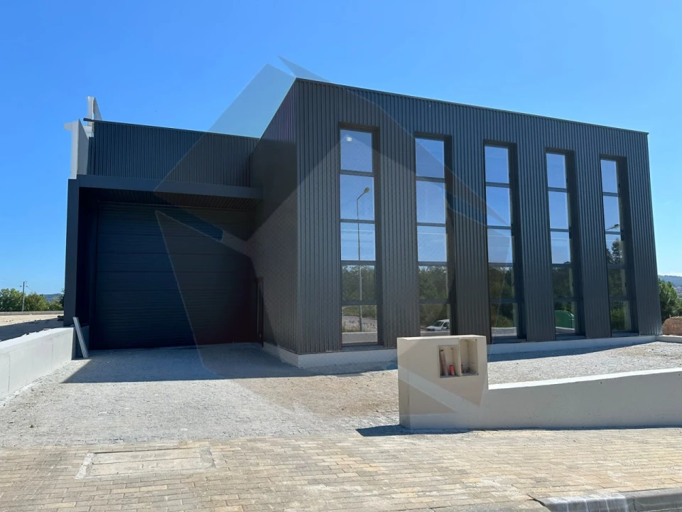 Armazém para Venda em Fradelos Foto 1