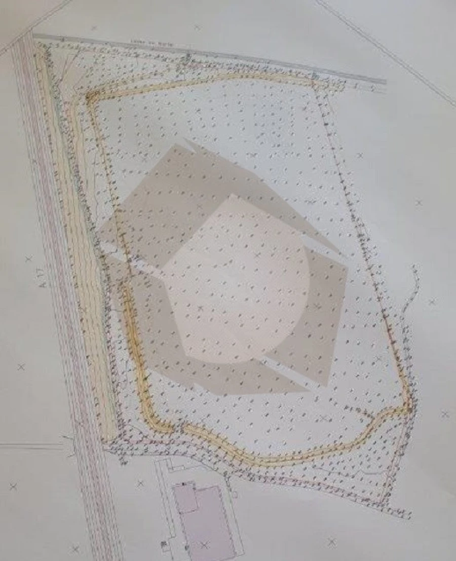 Terreno Comércio / Armazém para Venda em Oliveirinha Foto 1