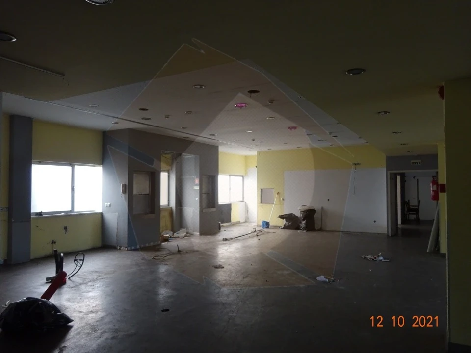 Loja para Venda em Castêlo da Maia Foto 11