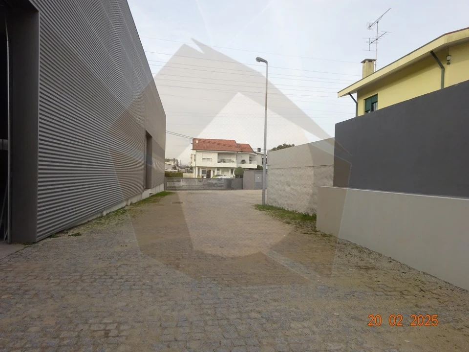 Armazém para Arrendamento em Nogueira e Silva Escura Foto 2