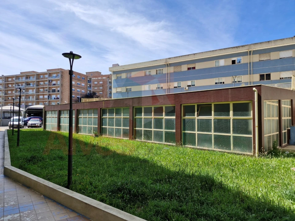 Loja para Venda em Bougado (São Martinho e Santiago) Foto 1