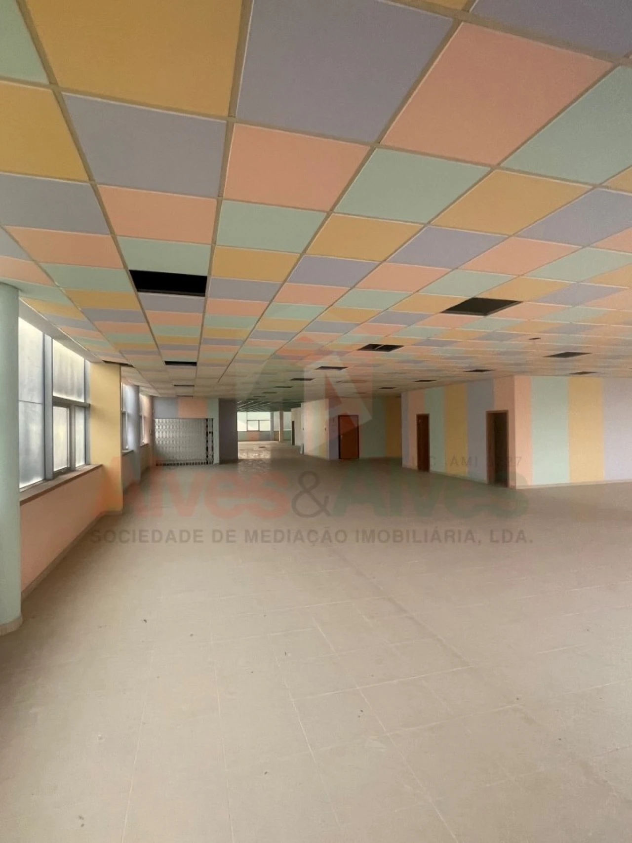 Negócio para Venda em Mindelo Foto 21