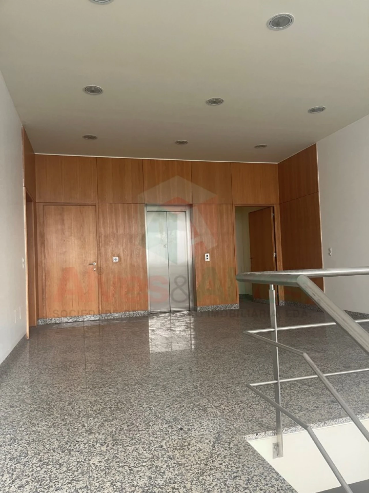 Negócio para Venda em Mindelo Foto 25