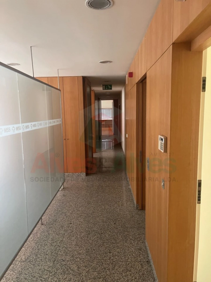 Negócio para Venda em Mindelo Foto 23