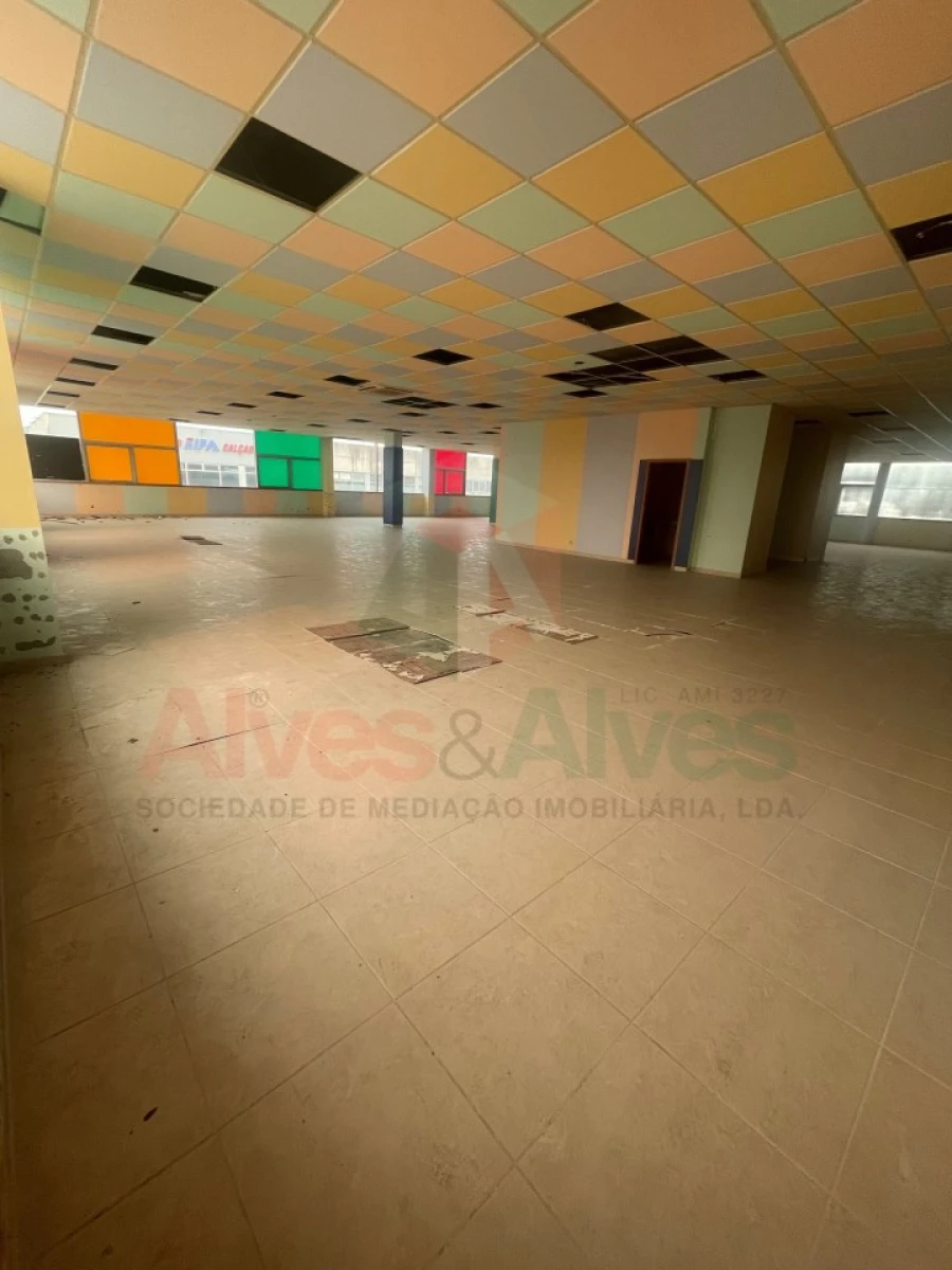 Negócio para Venda em Mindelo Foto 24