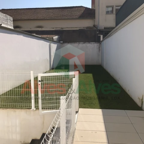 Loja para Venda em Lordelo do Ouro e Massarelos