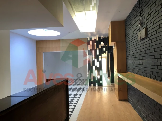 Loja para Venda em Lordelo do Ouro e Massarelos Foto 2