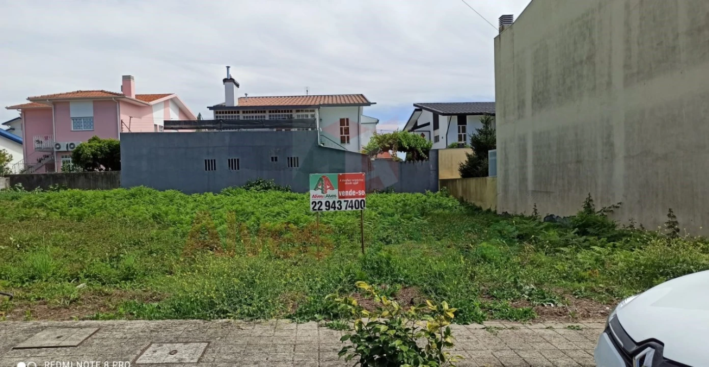 Terreno para Venda em Alvarelhos e Guidões Foto 1