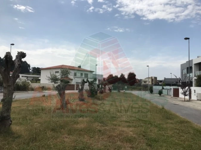 Terreno para Venda em Alvarelhos e Guidões Foto 2