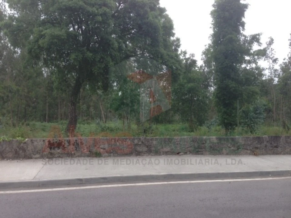 Terreno para Venda em Castêlo da Maia Foto 5