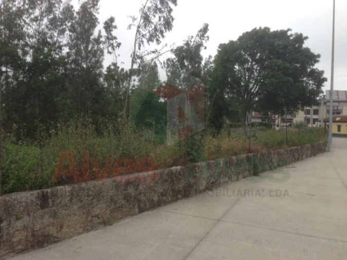 Terreno para Venda em Castêlo da Maia Foto 1