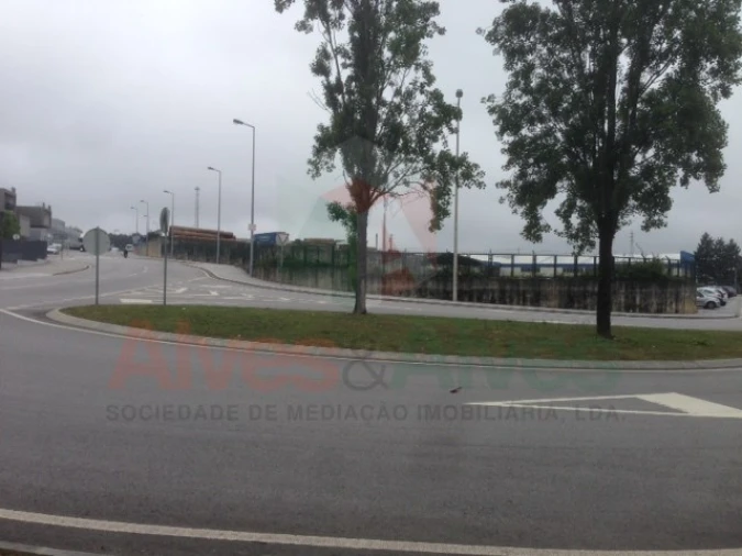 Terreno para Venda em Castêlo da Maia Foto 2
