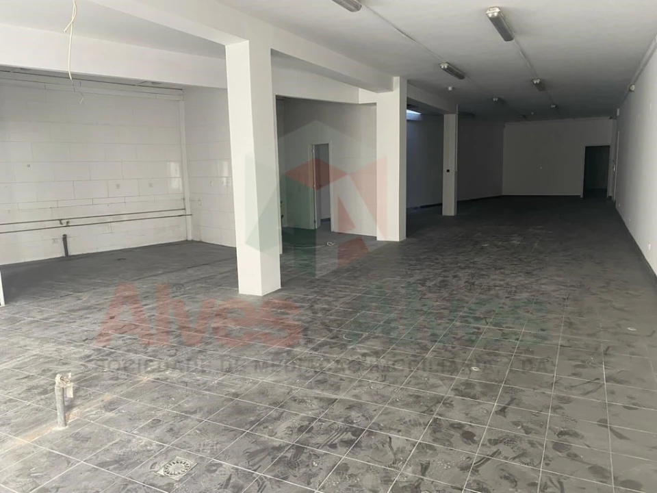 Loja para Venda em Lordelo do Ouro e Massarelos Foto 3