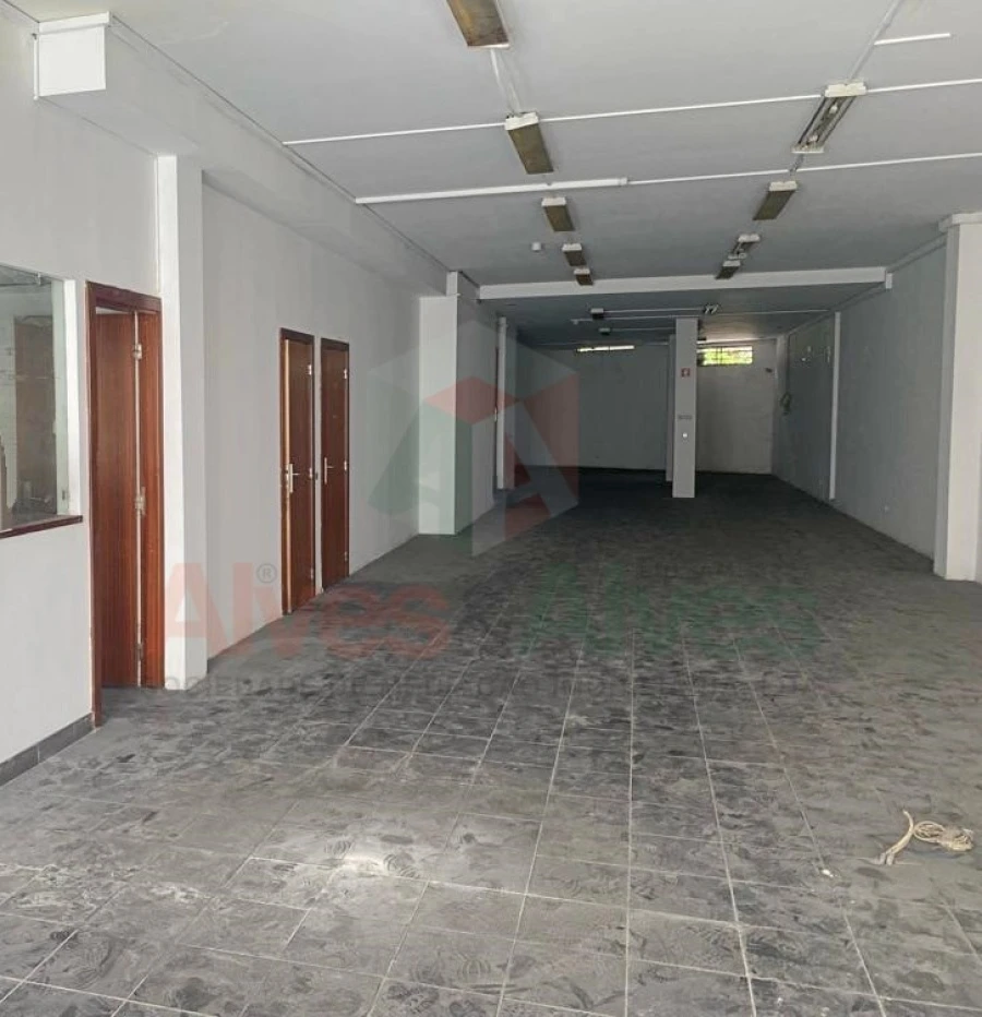 Loja para Venda em Lordelo do Ouro e Massarelos Foto 1