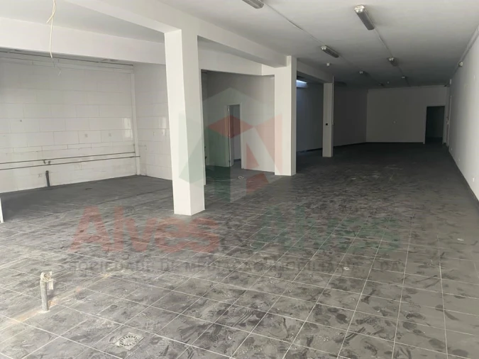 Loja para Venda em Lordelo do Ouro e Massarelos Foto 3