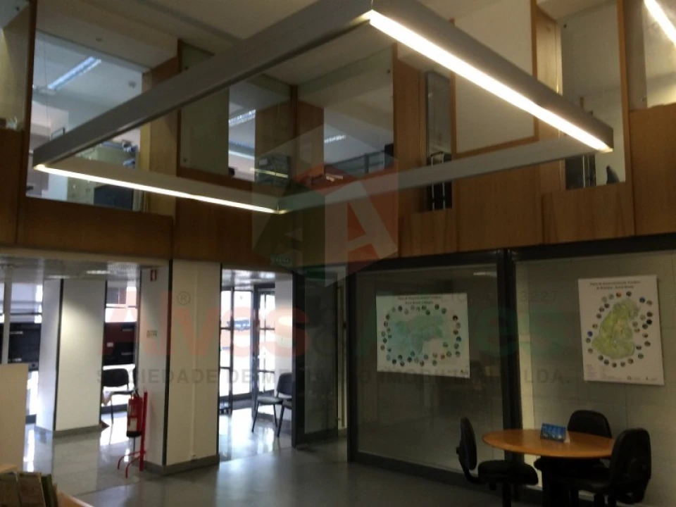 Escritório para Venda em Mafamude e Vilar do Paraíso Foto 3