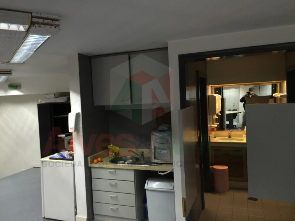 Escritório para Venda em Mafamude e Vilar do Paraíso Foto 5