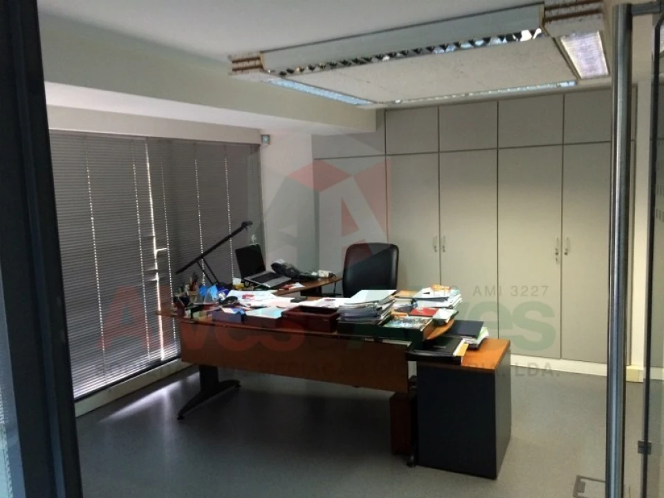 Escritório para Venda em Mafamude e Vilar do Paraíso Foto 8