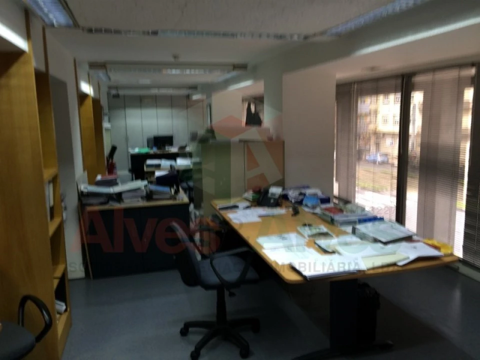 Escritório para Venda em Mafamude e Vilar do Paraíso Foto 11