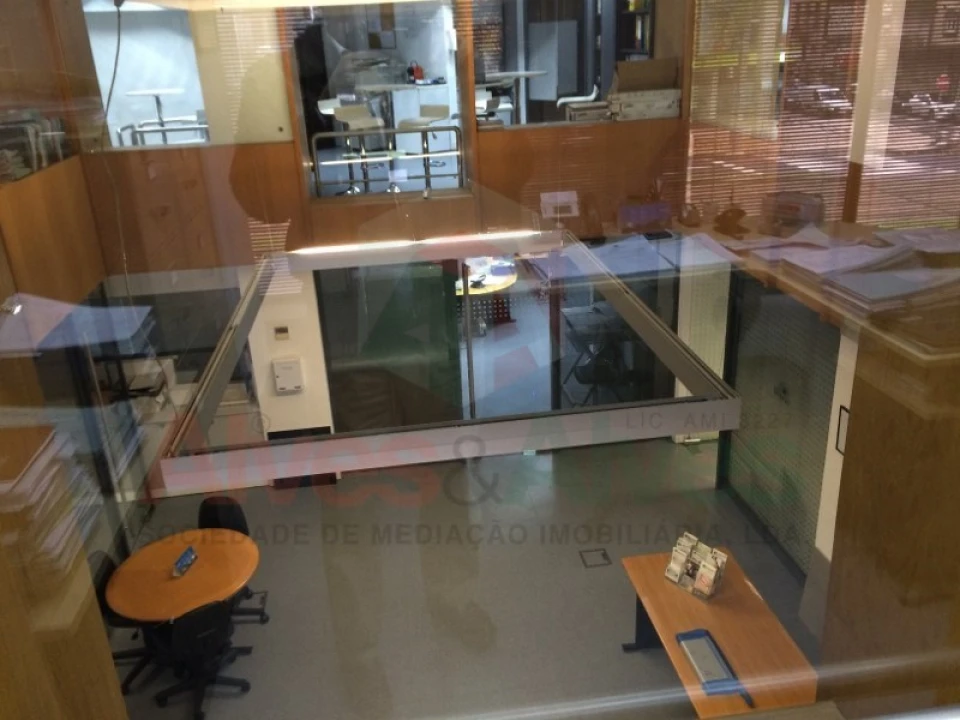 Escritório para Venda em Mafamude e Vilar do Paraíso Foto 2