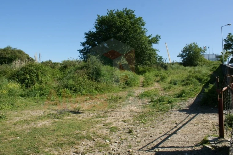 Terreno Comércio / Armazém para Arrendamento em São Mamede de Infesta e Senhora da Hora Foto 8