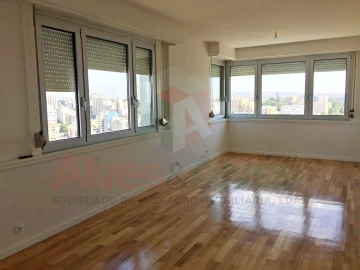 Apartamento T3 para Venda em Ramalde