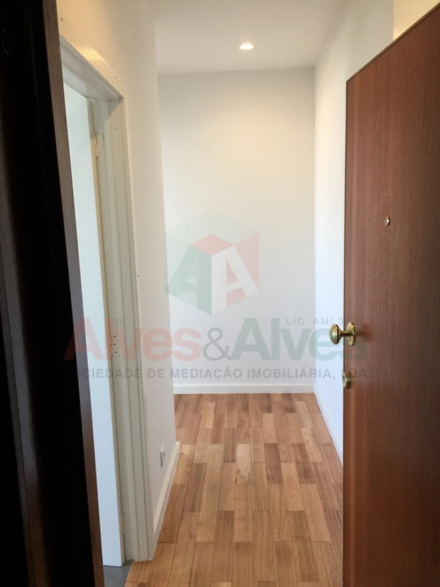 Apartamento T3 para Venda em Ramalde Foto 3