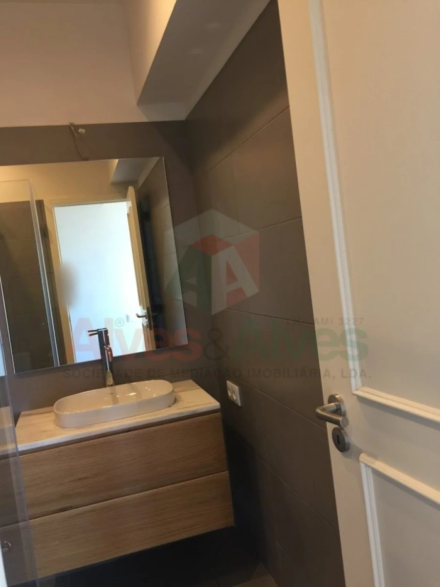 Apartamento T3 para Venda em Ramalde Foto 9